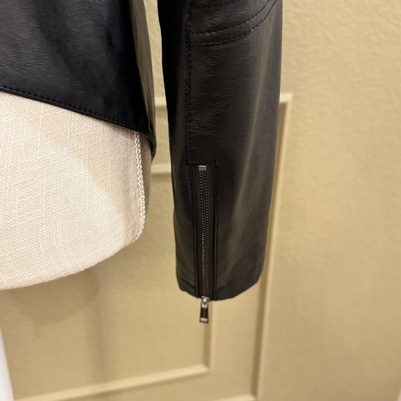 GUESS LOS ANGELS Women’s Black Faux Leather Jacket. Size M - Picture 11 of 12